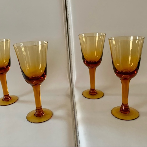 1970 Honey Amber Hand blown Stemmed Wine Goblet Glasses Of 4 - Picture 5 of 12